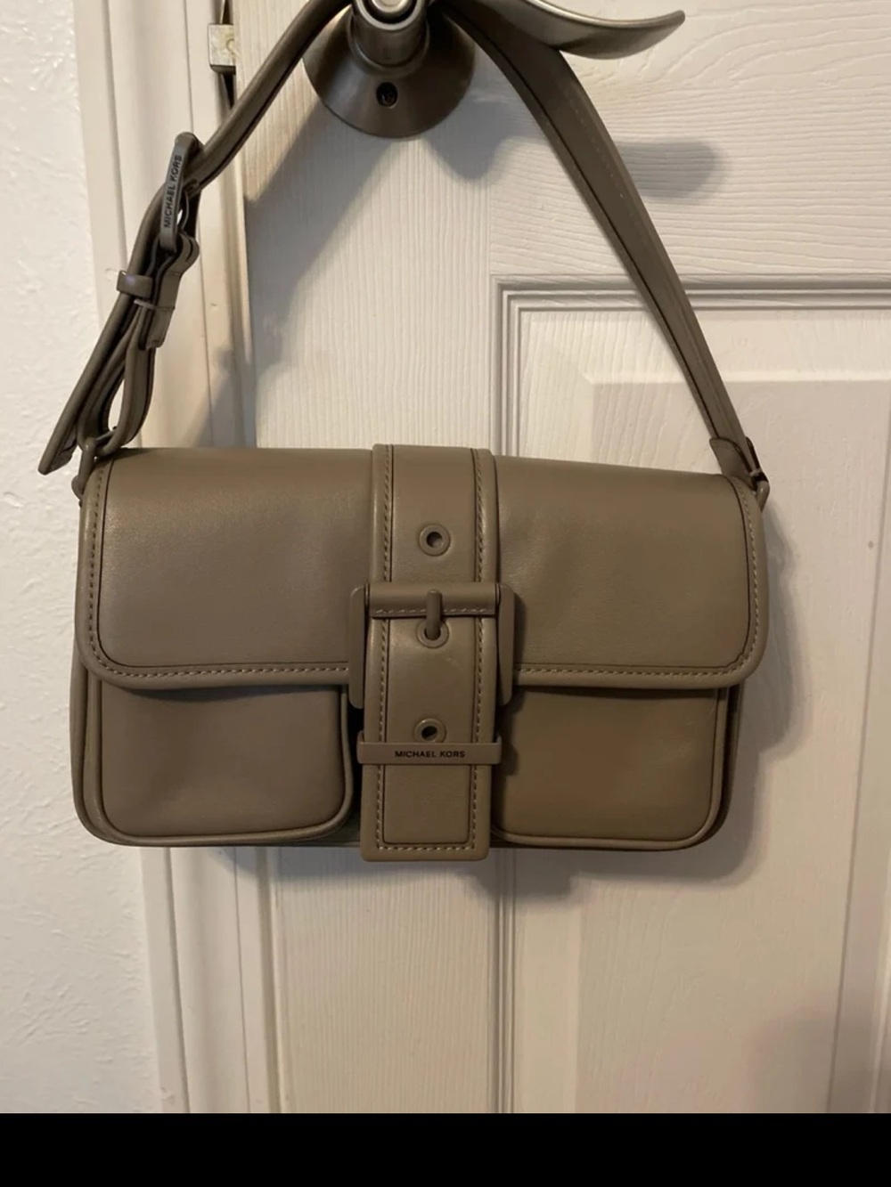 Michael Kors Colby Leather Shoulder Bag (Birch)